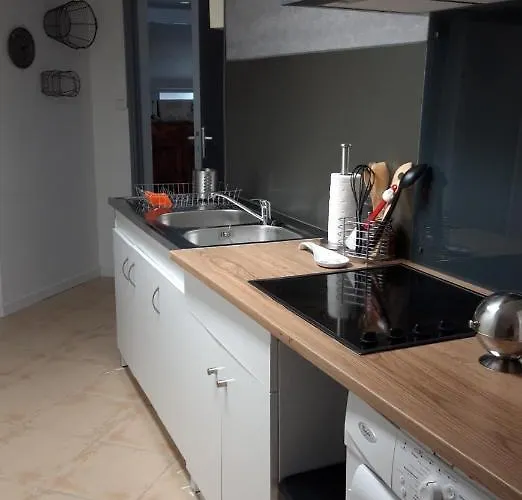 La Meizou, Gite A Champeix