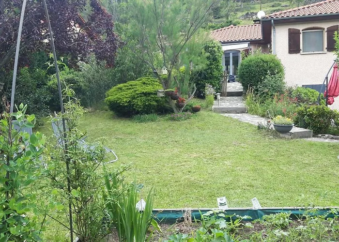 La Meizou, Gite A Champeix