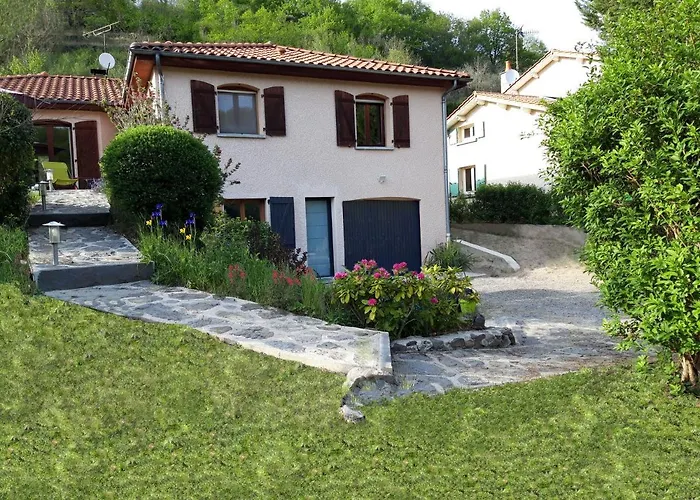 Feriehus La Meizou, Gite A Champeix